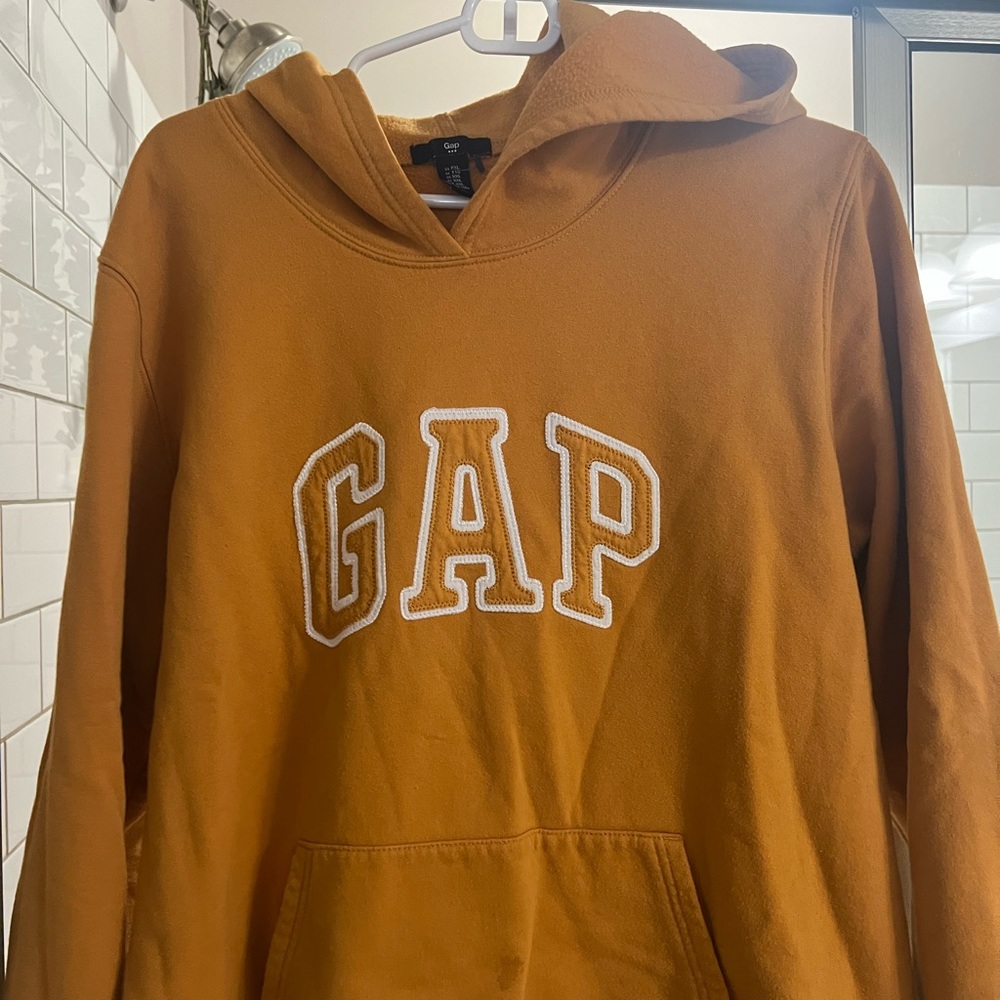 GAP sweatshirt